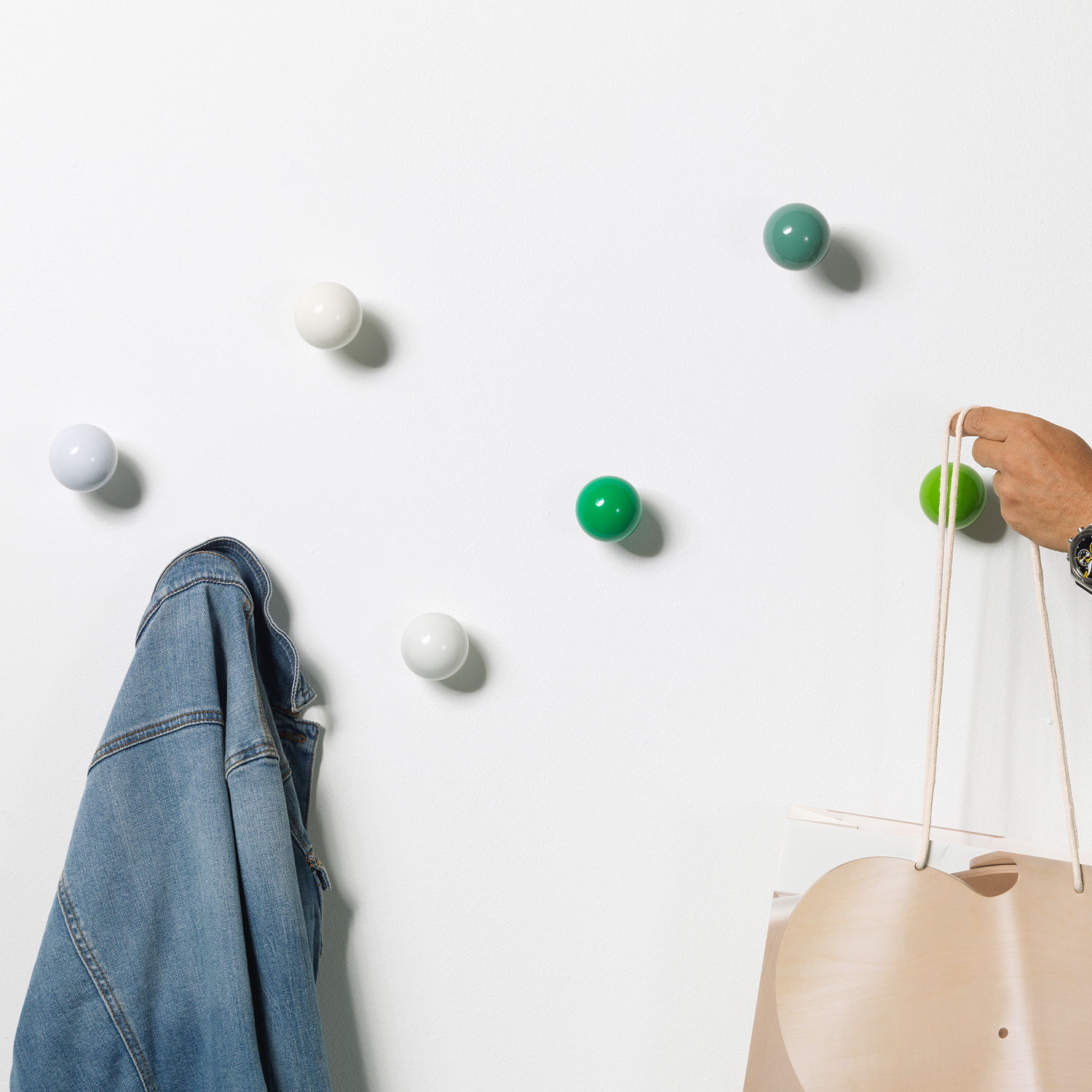 vitra Coat Dots gruen weiss 56478