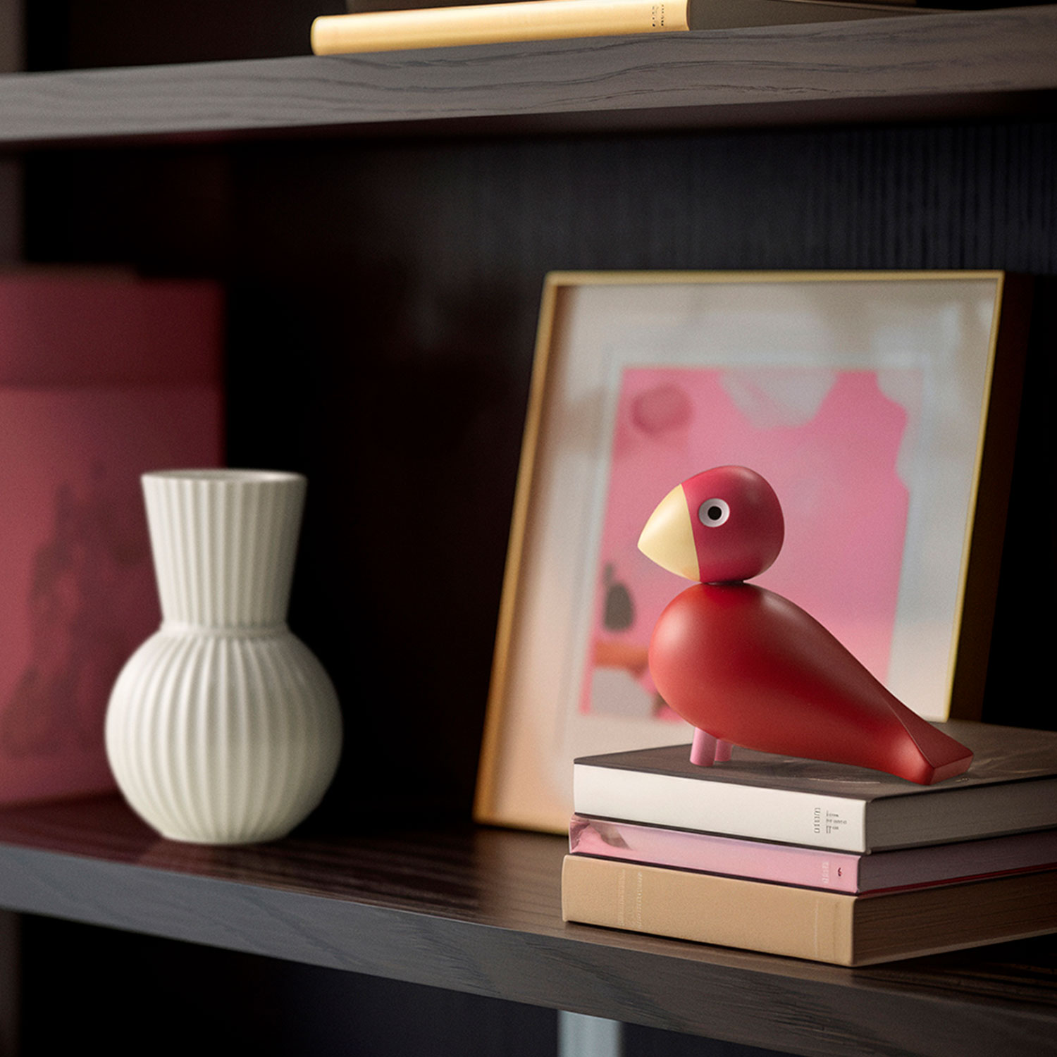 Kay Bojesen Singvogel Flora im Regal 103690