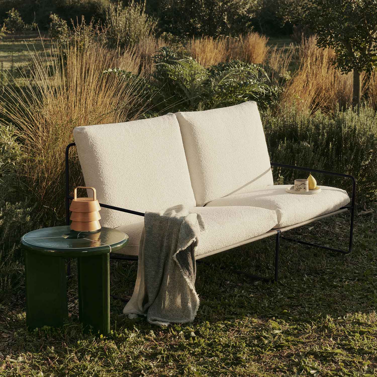 Ferm Living - Deya Beistelltisch Ø 47 cm dark green