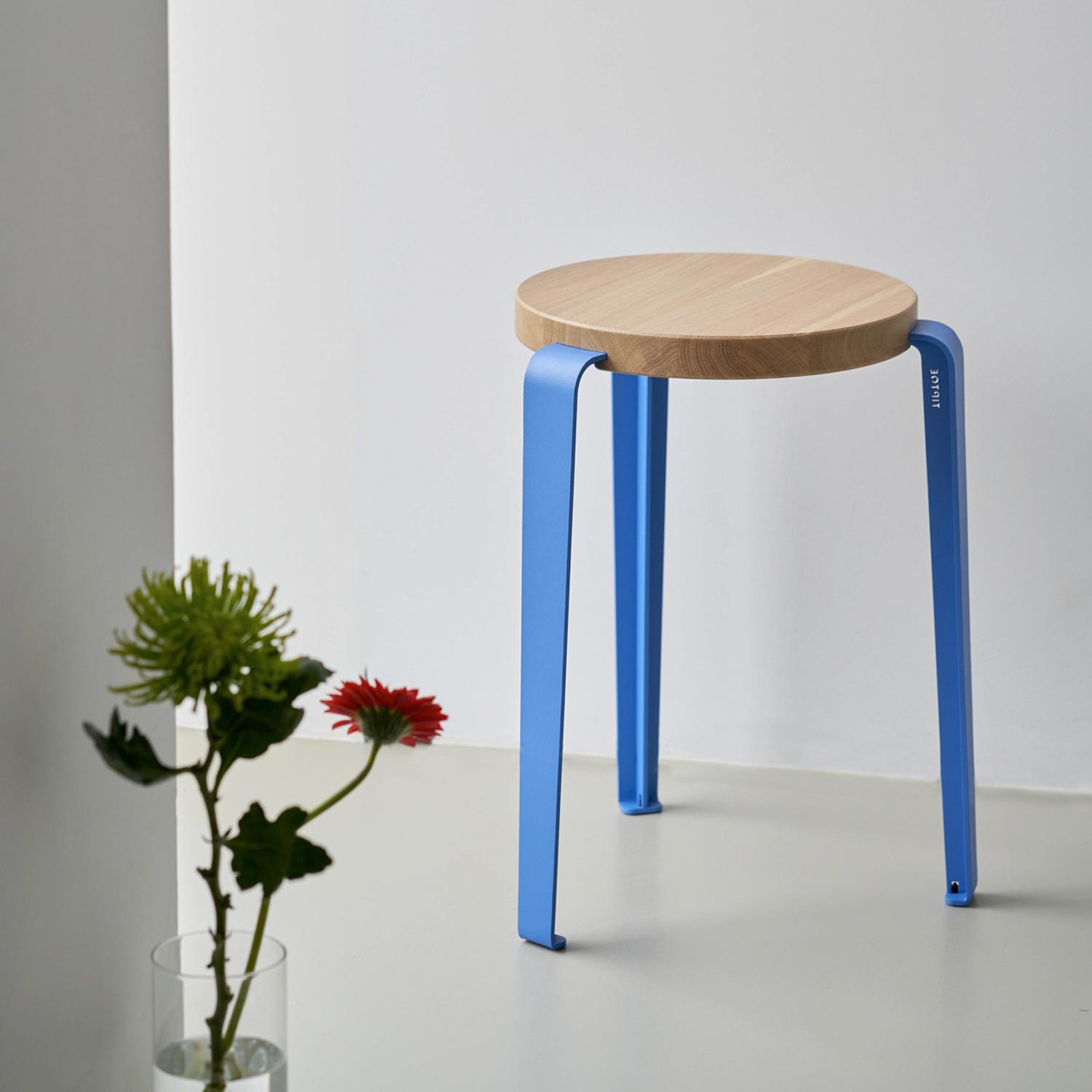 Tiptoe - Lou Hocker Eiche natur graphitschwarz