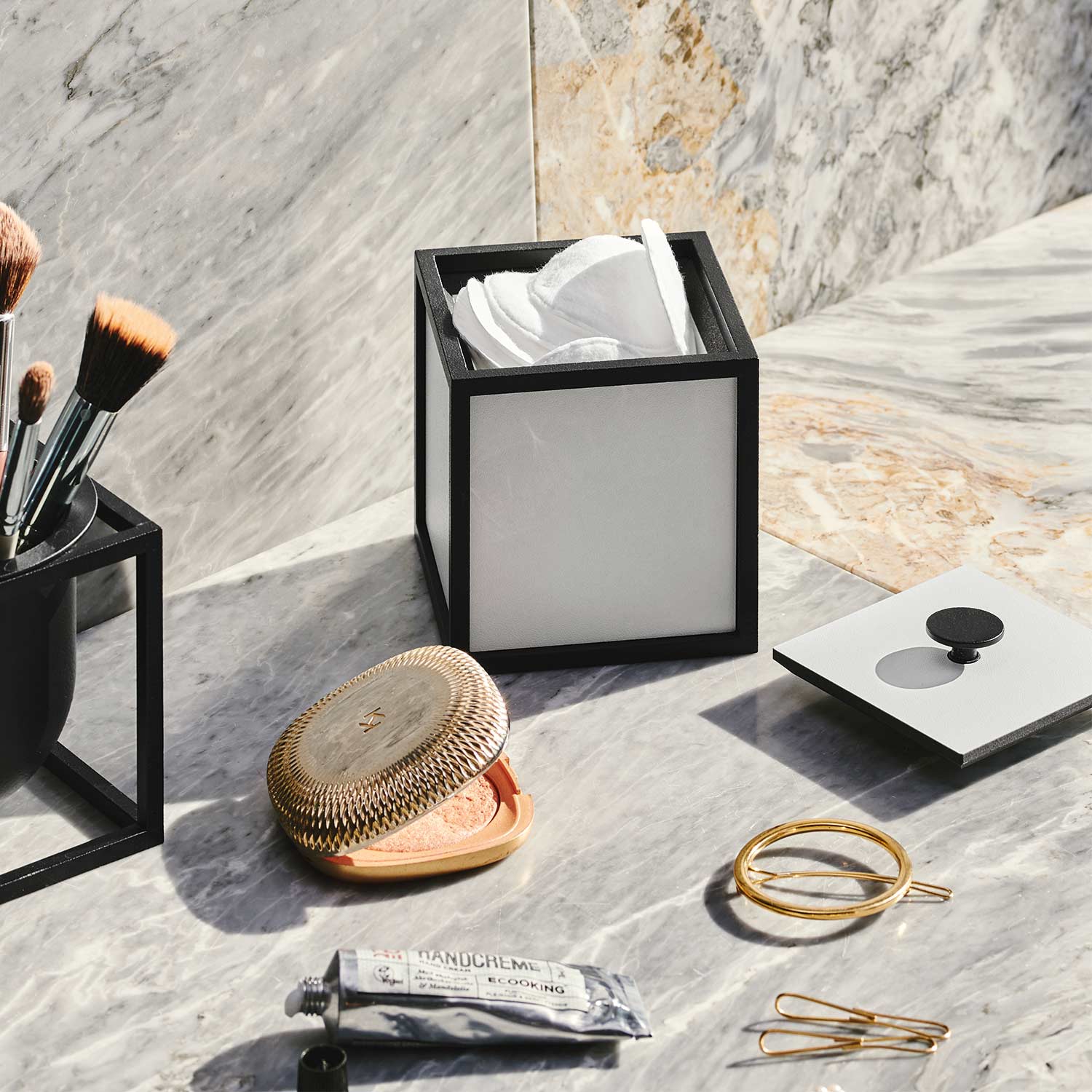 by lassen frame 10 aufbewahrung bad 79538