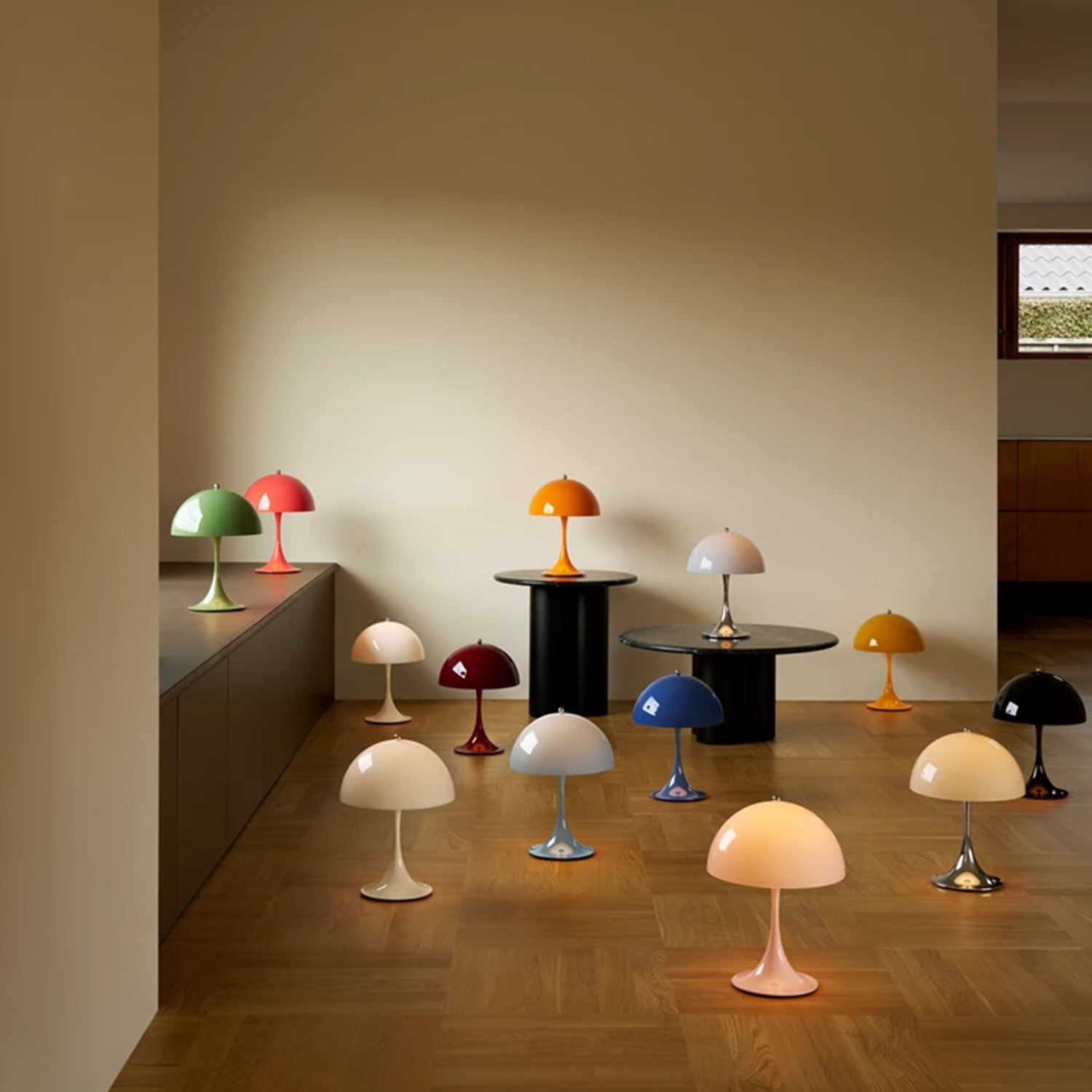 Louis Poulsen - Panthella 250 Tischleuchte opal beige