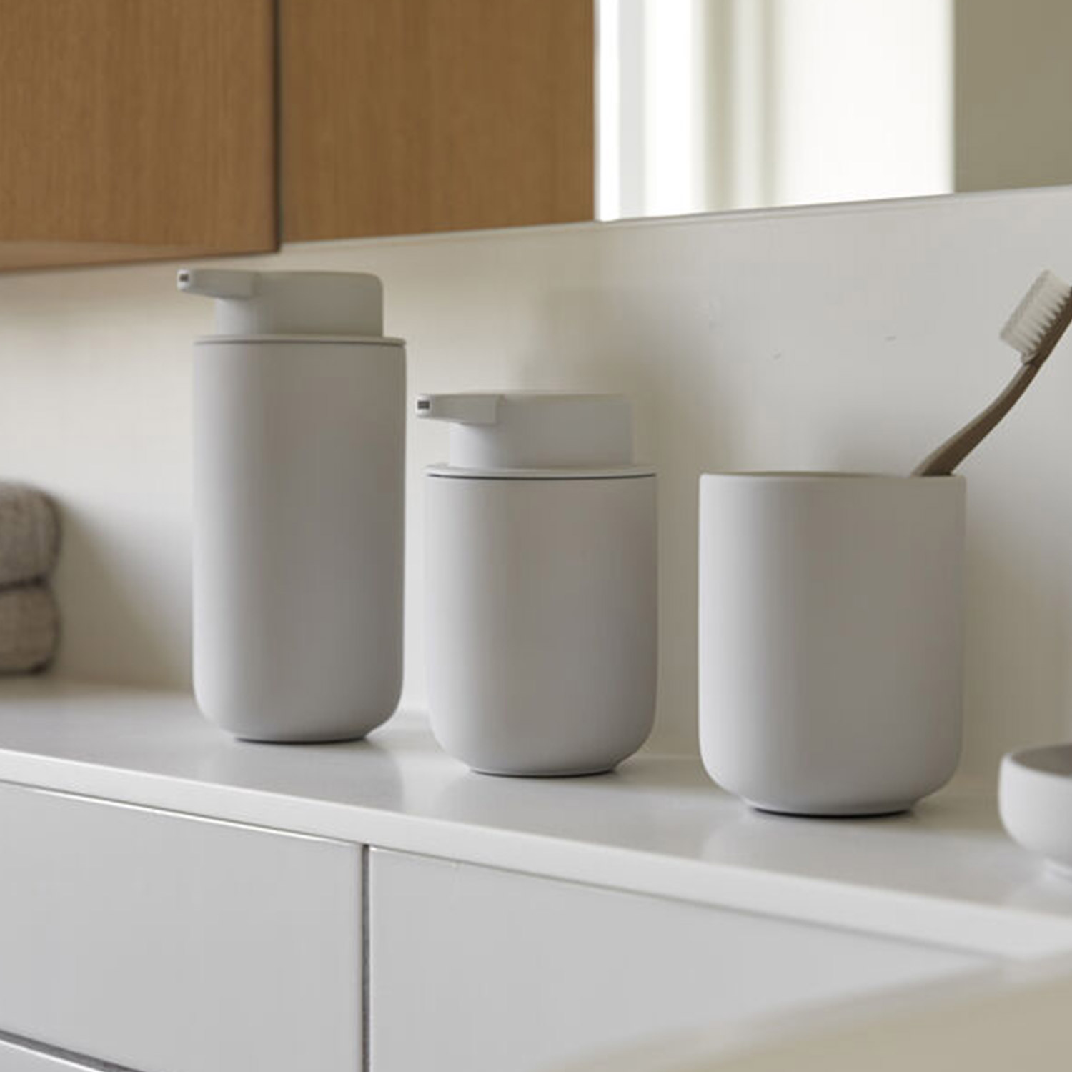 Zone Denmark Ume Seifenspender 250 ml schwarz Ambiente 6 105192