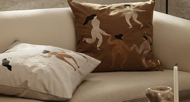 Ferm Living Kissen Free Kissen auf Sofa