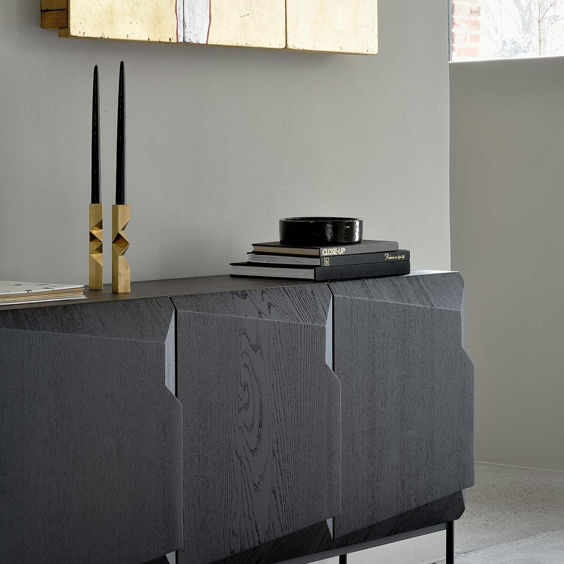 ethnicraft stairs anrichte schwarz ambiente colse up gold 90100