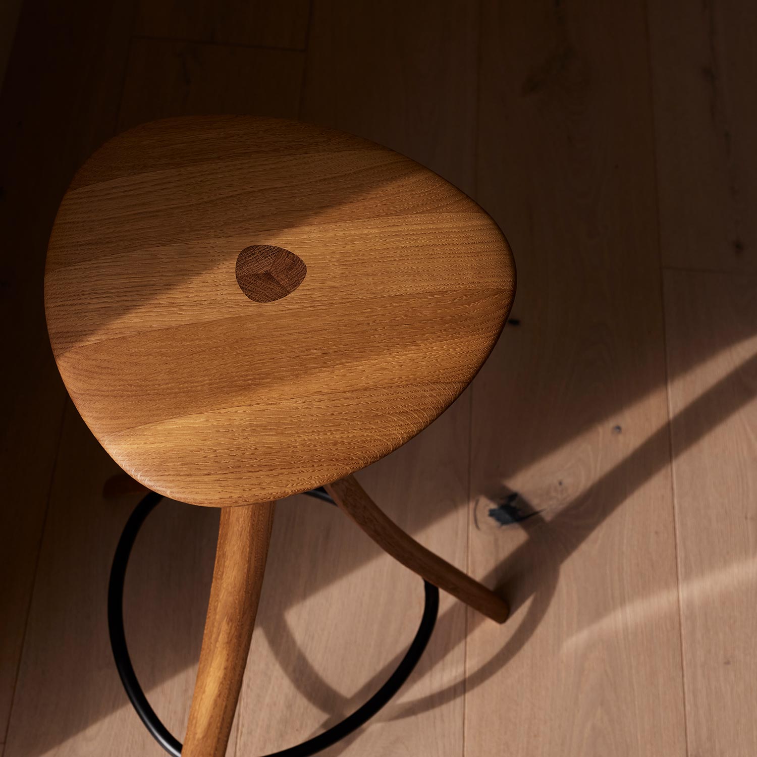 Ro Collection - Clover Hocker oak oil/black