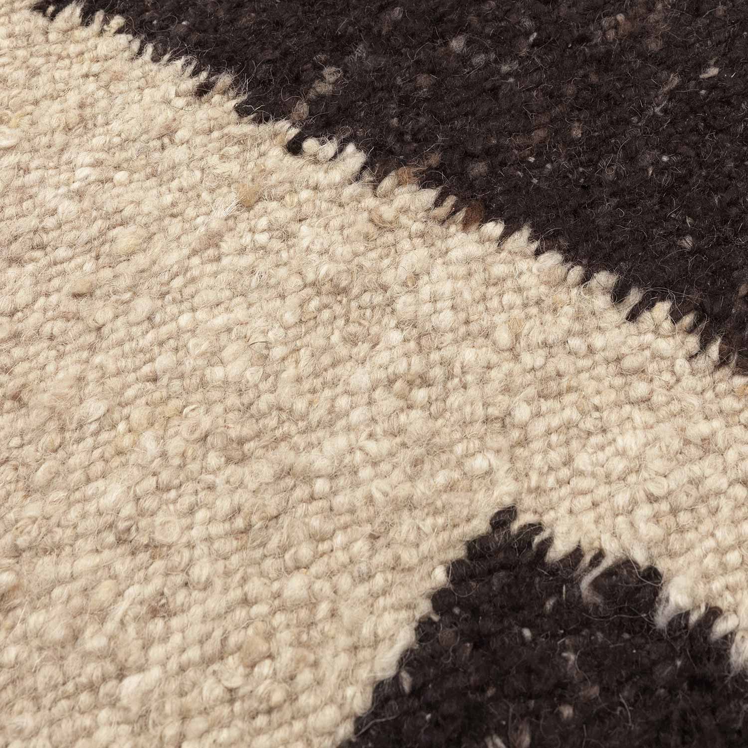 ferm living piece teppich h 200 coffee off white close up 96378