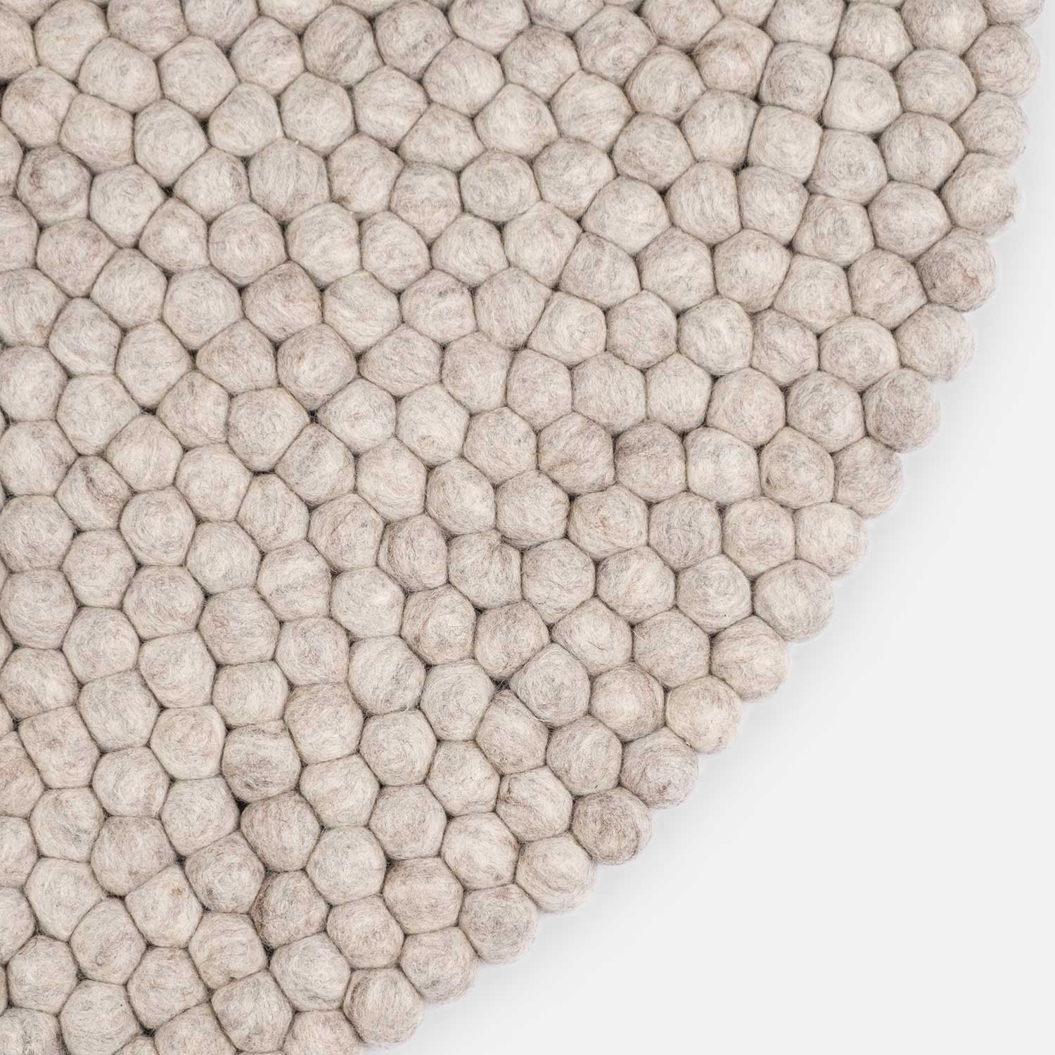 myfelt bela filzkugelteppich detail 51929
