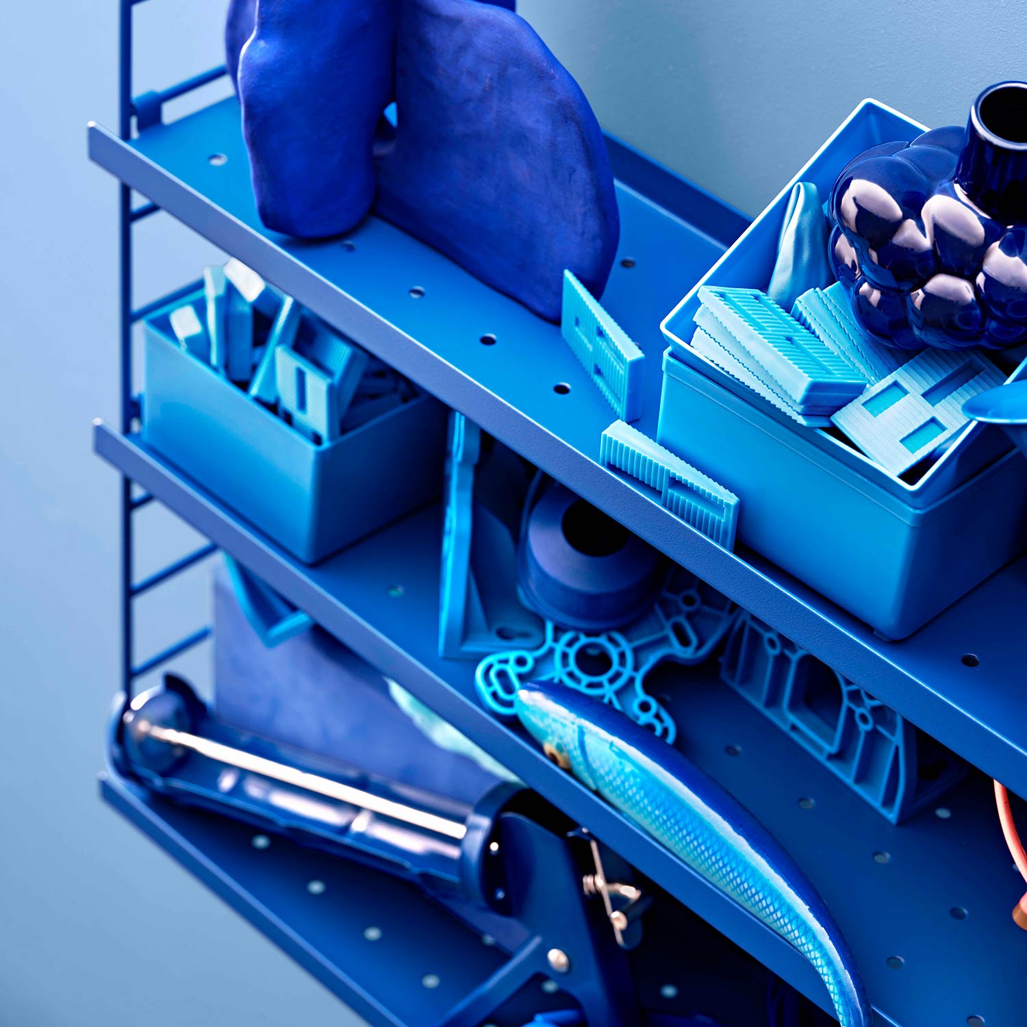 detail regal metall string blue 89657