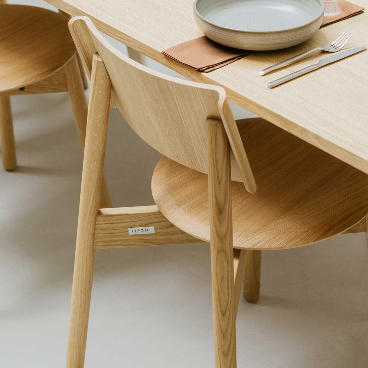 Tiptoe - SSD Stuhl Vollholz mohnrot