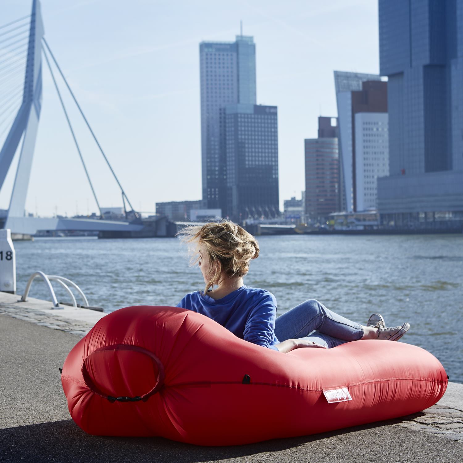 Fatboy Lamzac L red Rotterdam 1