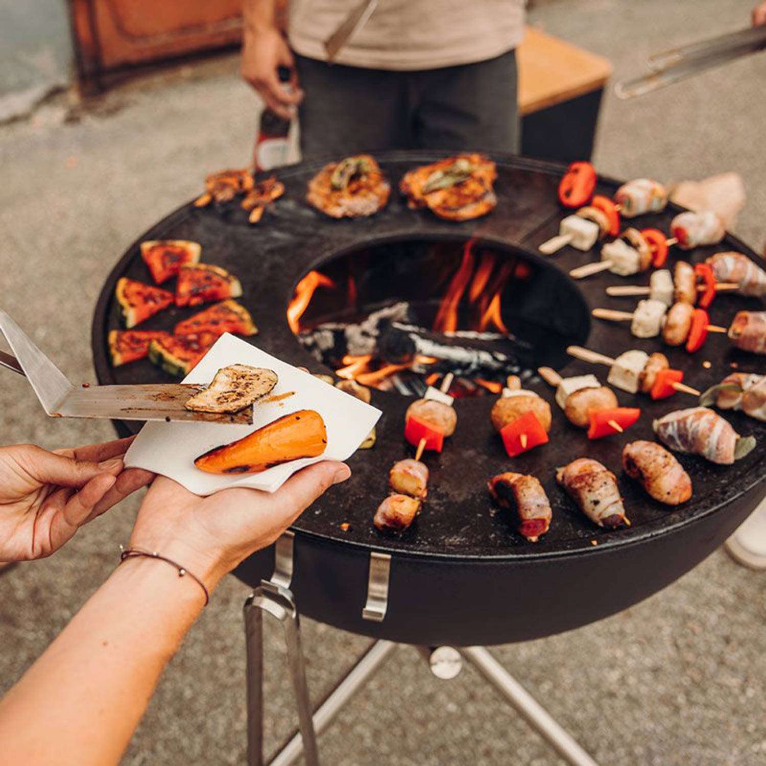 hoefats bowl 70 feuerschale mit dreibein plancha grillen 92358