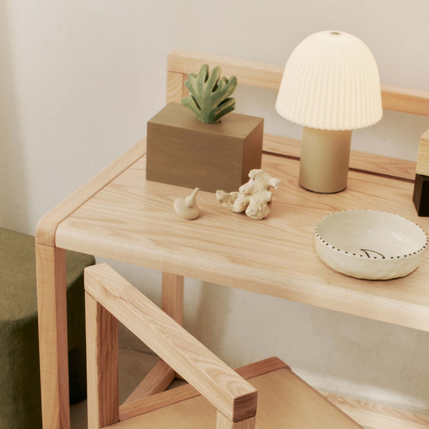 Ferm Living - Frill tragbare Leuchte cashmere/white