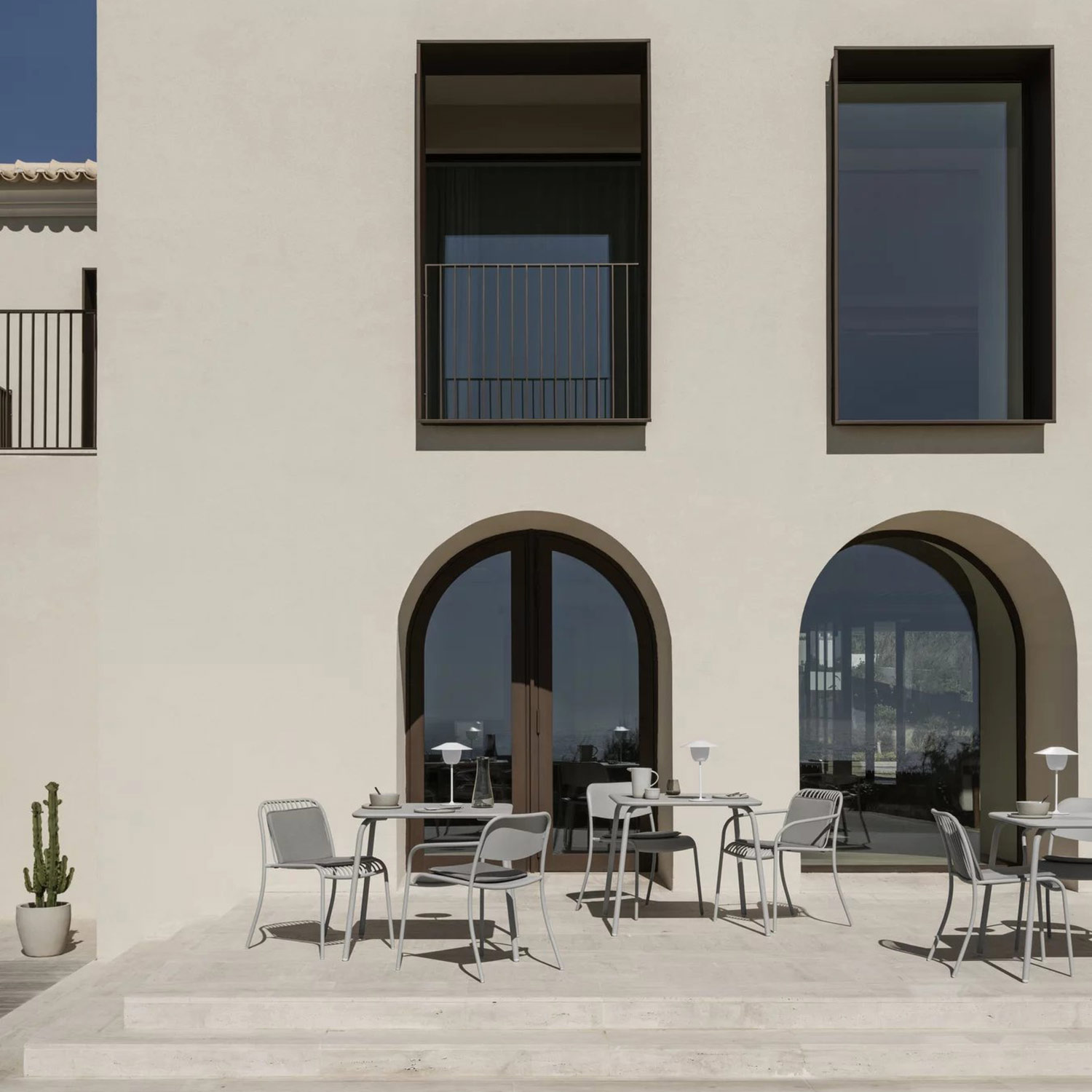 blomus yua stuhl silk grey haus 100256