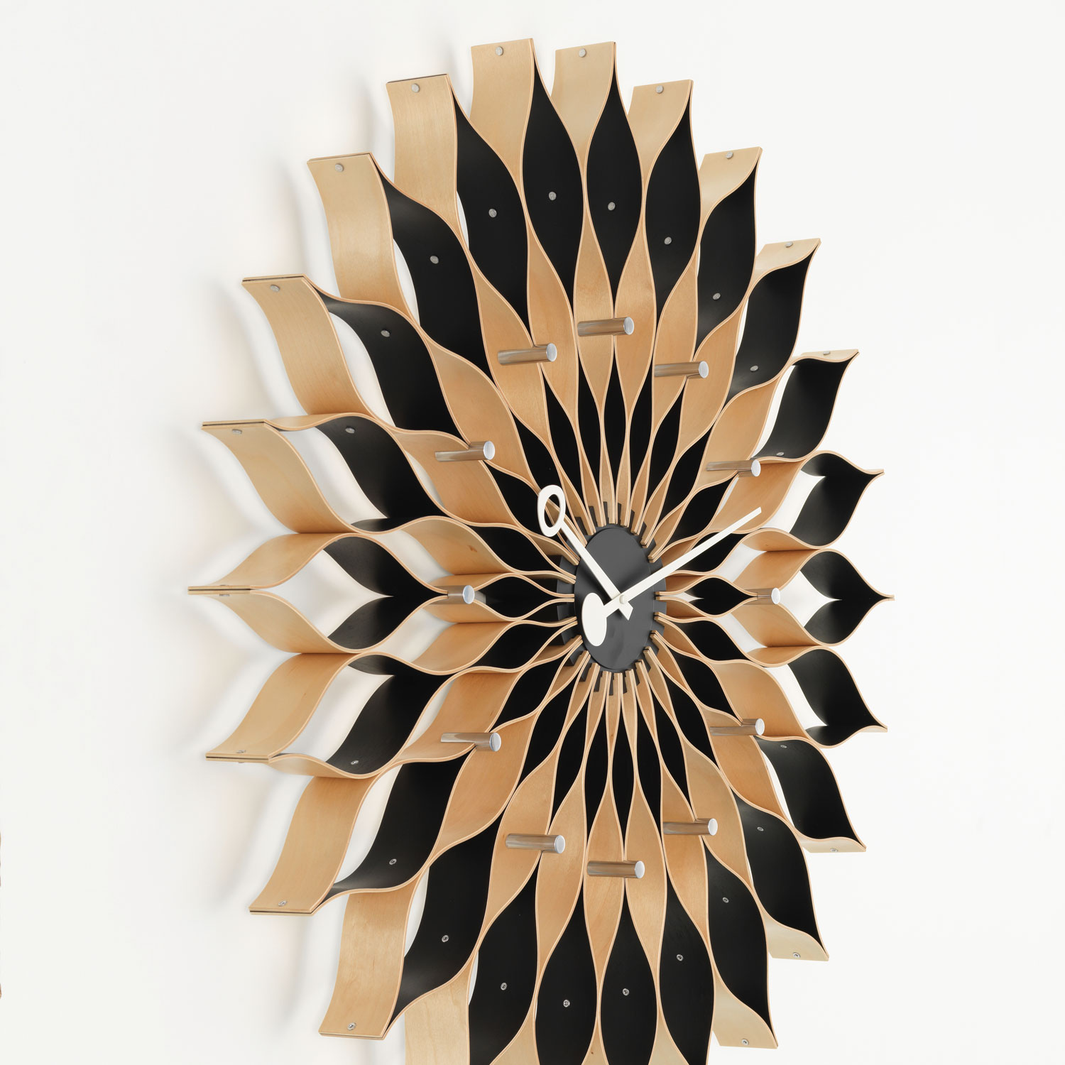 vitra Sunflower Clock birke schwarz 2