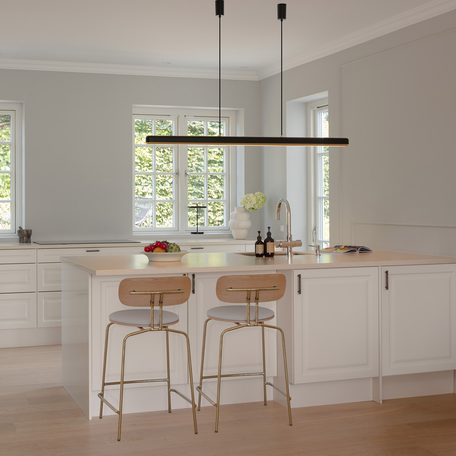 UMAGE hazel branch schwarz brushed brass kueche 106508