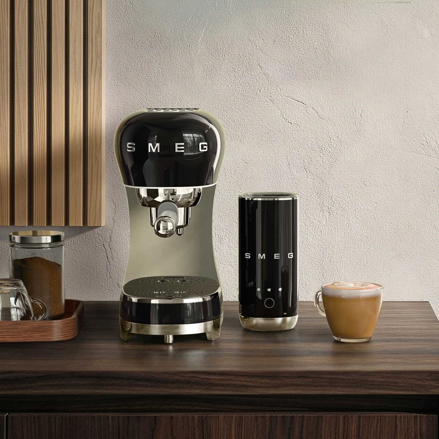 SMEG - Siebträgermaschine und Milchaufschäumer ECF12 schwarz