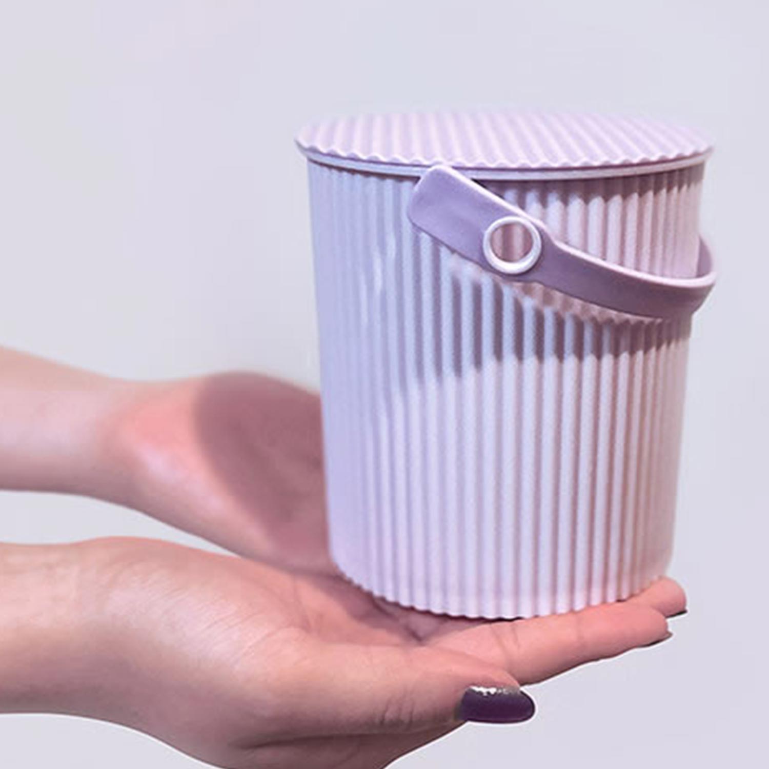 Hachiman - Omnioutil Eimer mit Deckel 0,7 l purple