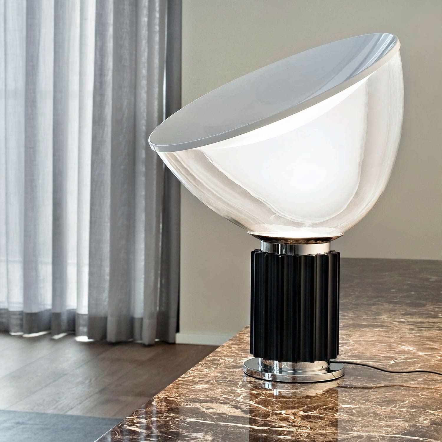 flos taccia tischleuchte small schwarz tisch 97994