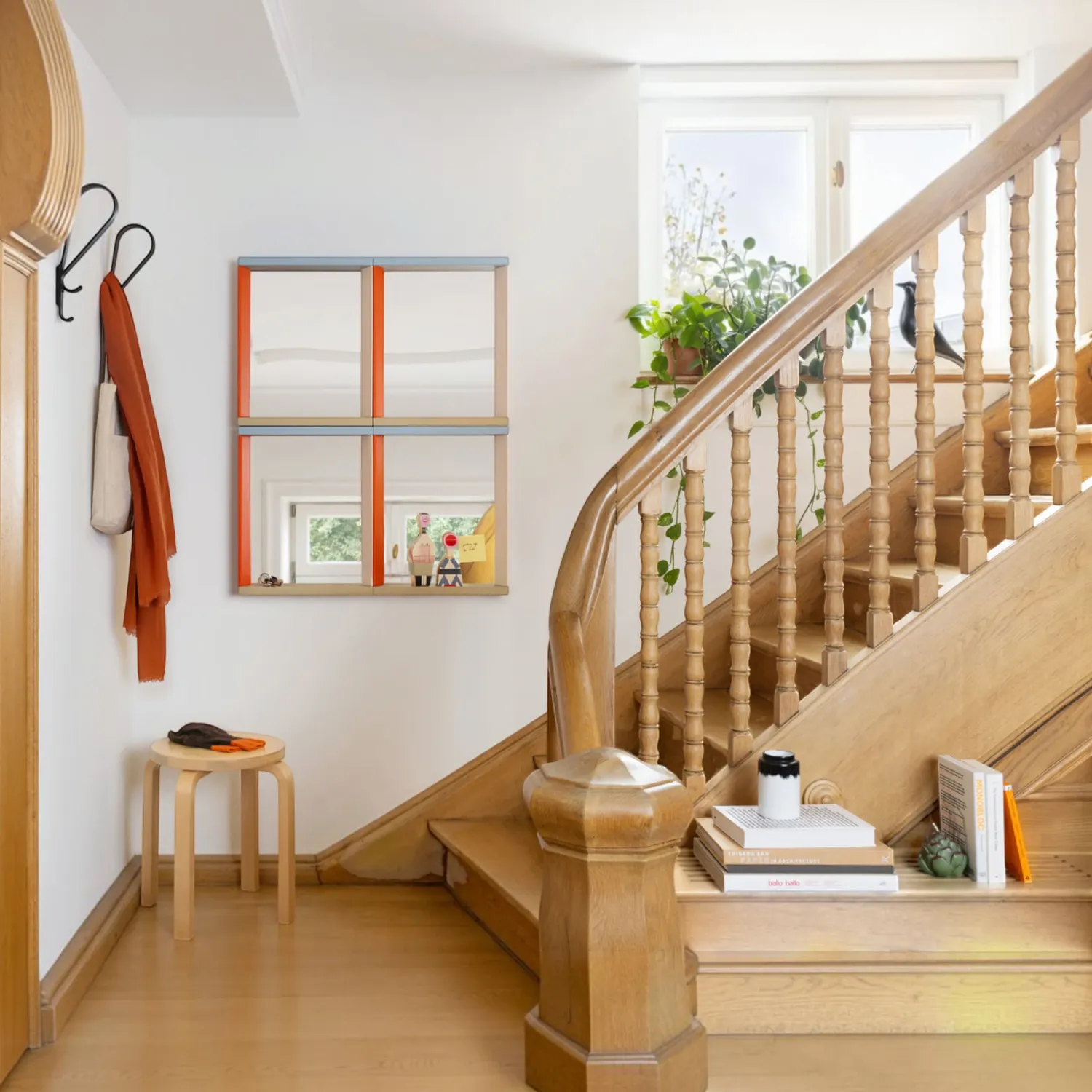 Vitra - Colour Frame Spiegel blau/orange small