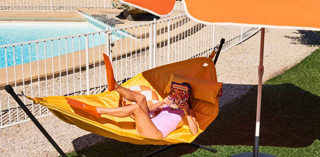 Fatboy Hängematte orange am Pool