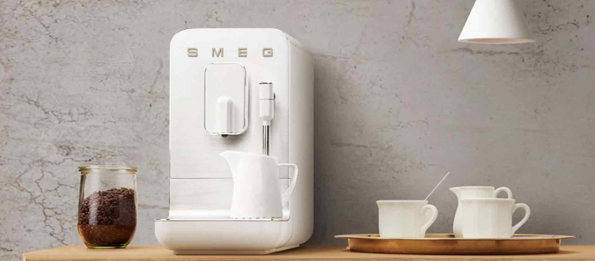 Kategorie Headerbanner Marken Smeg Kaffeevollautomat