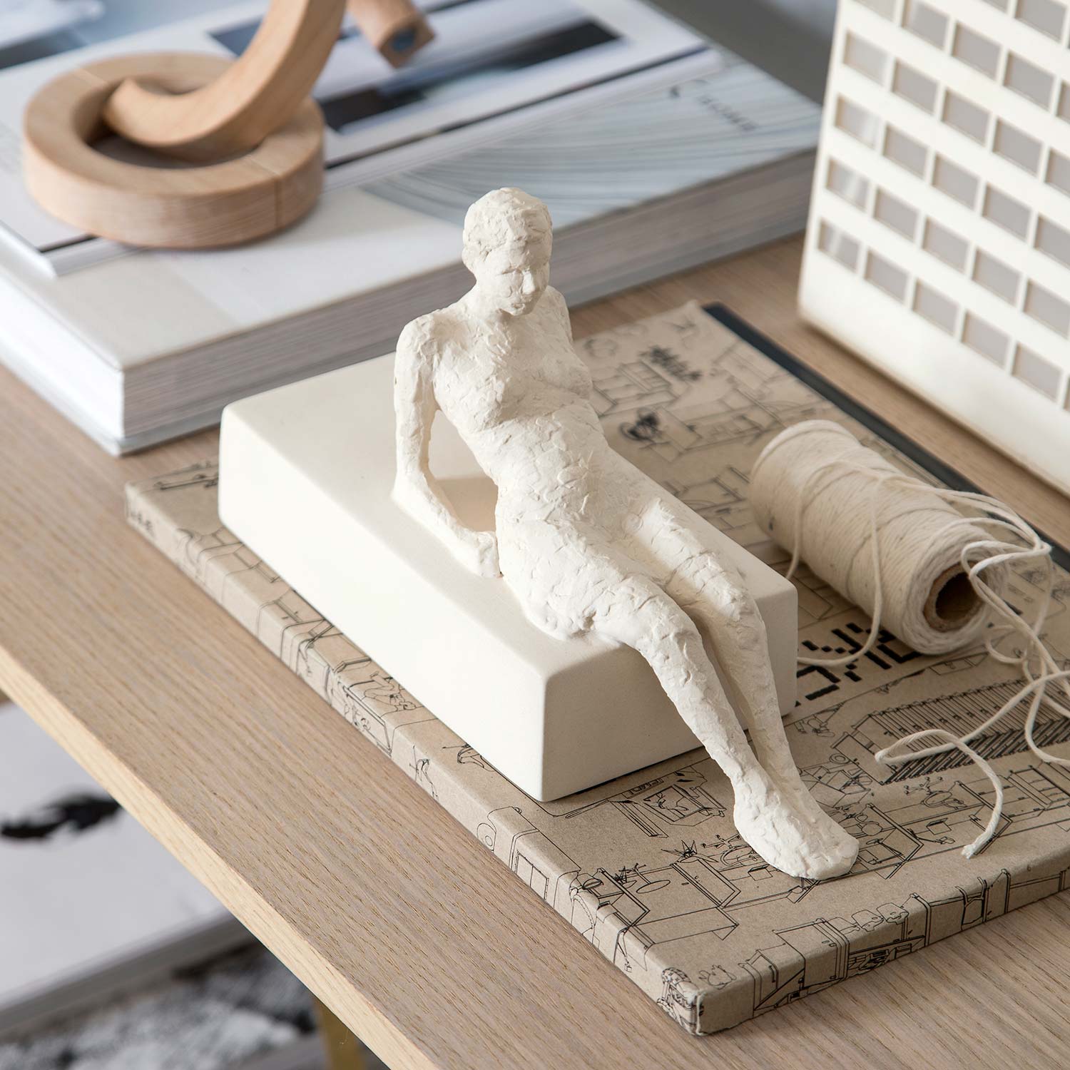 Kaehler Character The Attentive One unglazed 18103 2