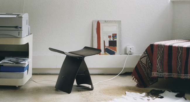 Vitra Möbel Butterfly Stool Hocker und Beistelltisch