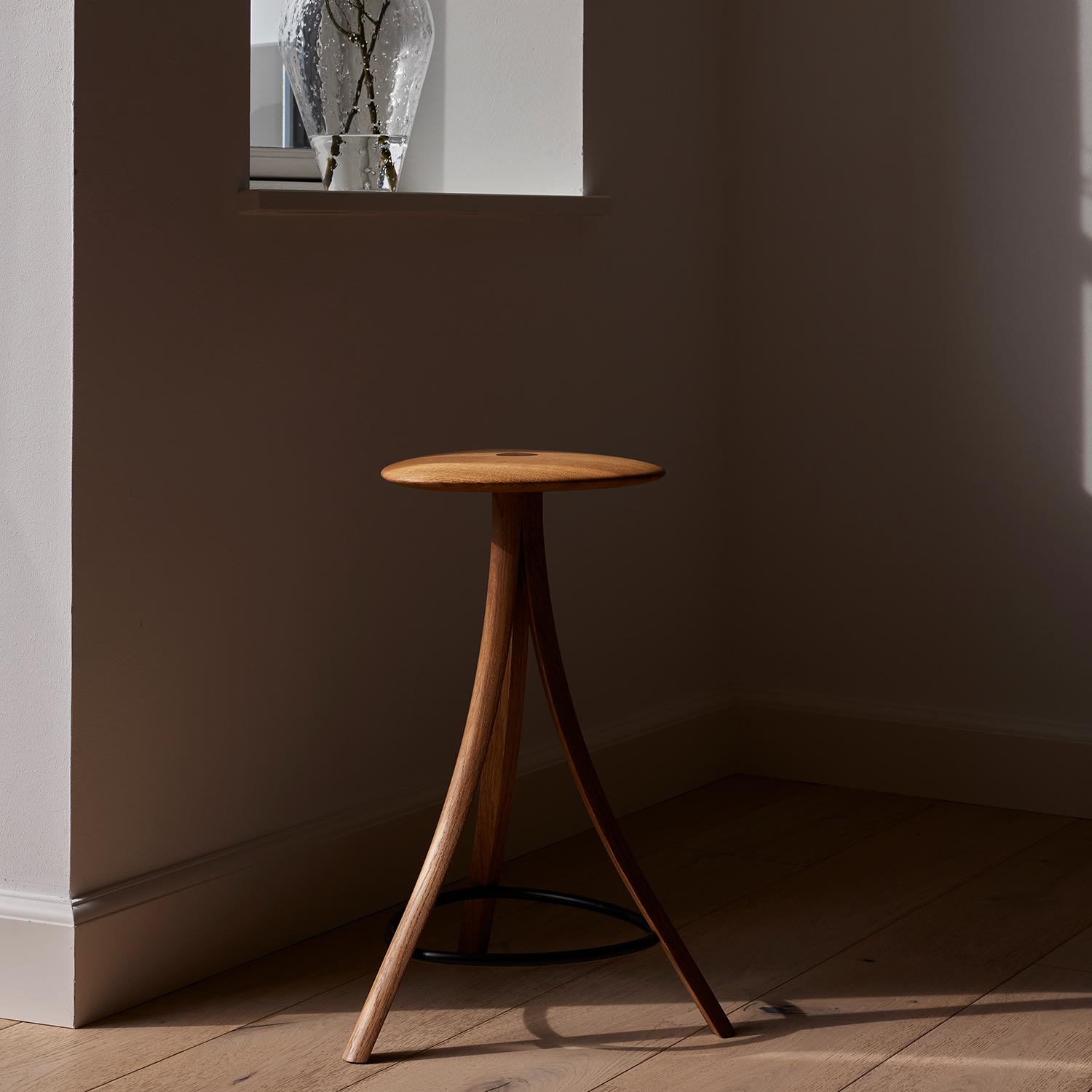 Ro Collection - Clover Hocker oak oil/black