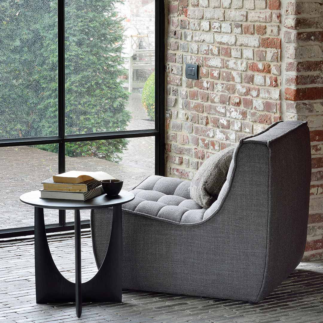 ethnicraft sofa dunkelgrau einsitzer ambiente fenster 84008