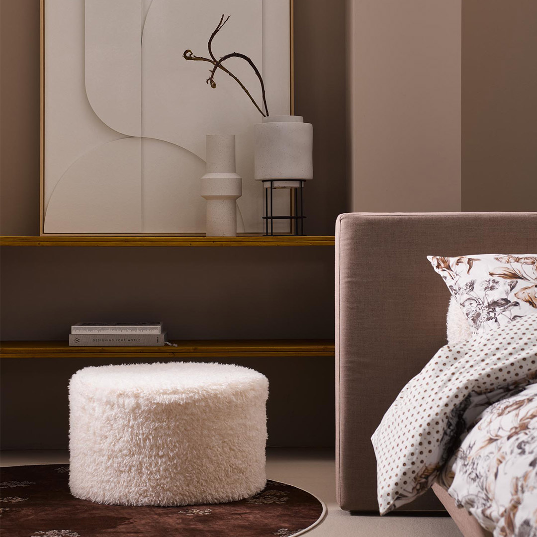 essenza shelley pouf vanilla hocker 76643