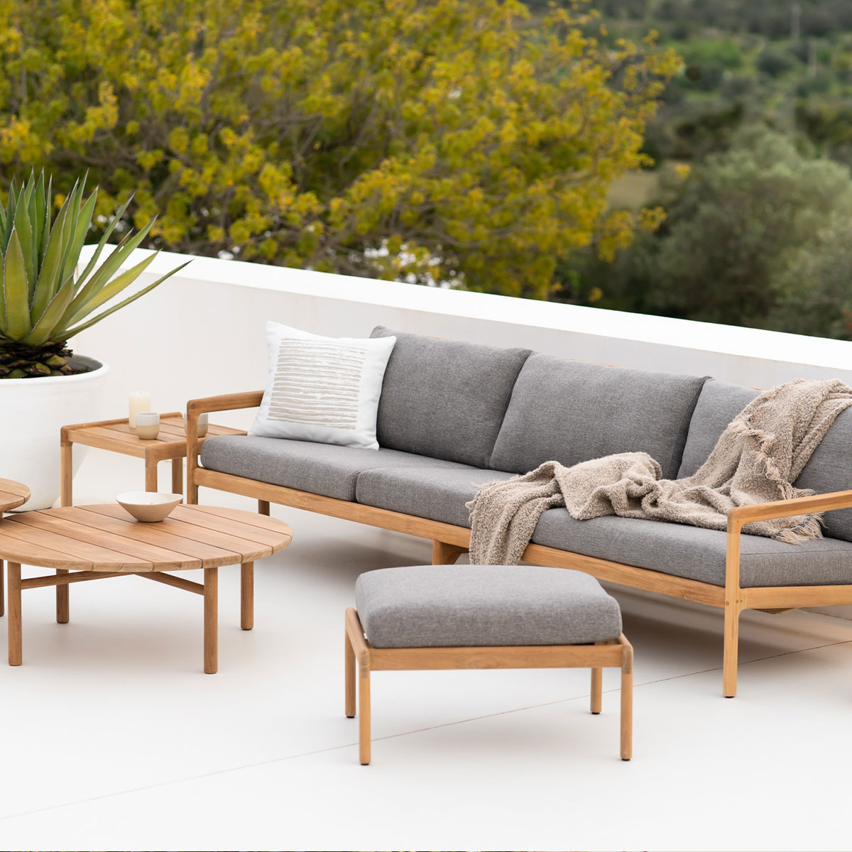 ethnicraft 10110249 lifestyle fuhocker mit anderen moebeln 85624