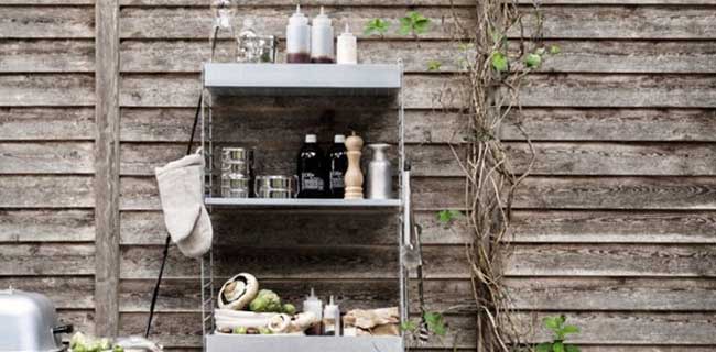 String Outdoor Regal an Wand draußen