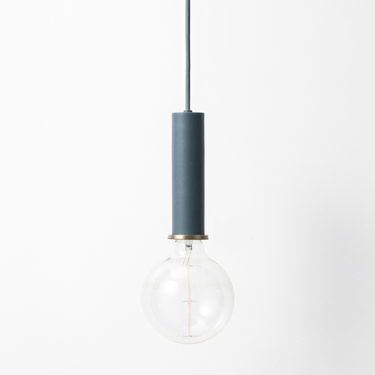 ferm living collect socket high dark blue mit leuchtmittel 61618