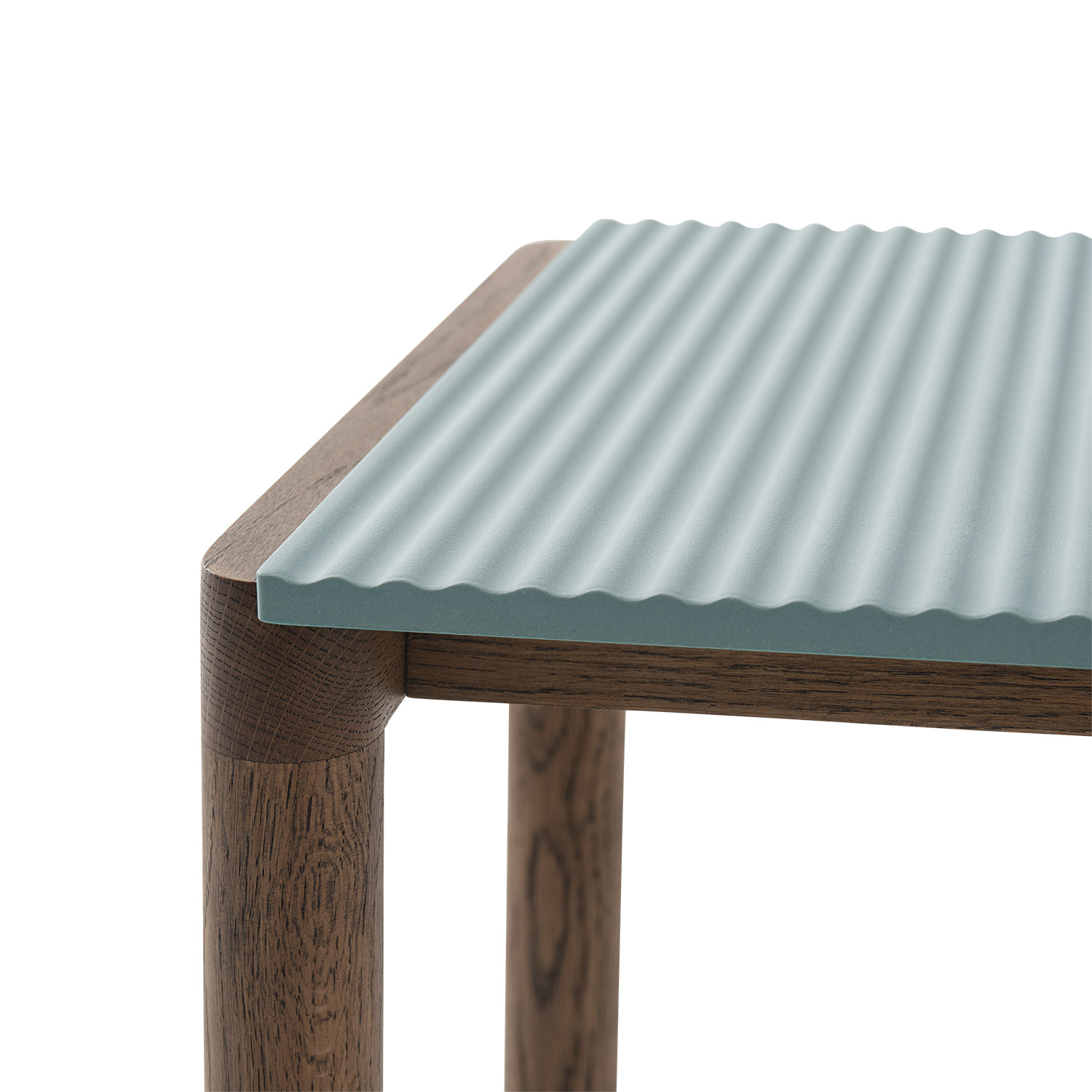 muuto couple coffee table eiche dunkel pale blue gerillt detail 89464