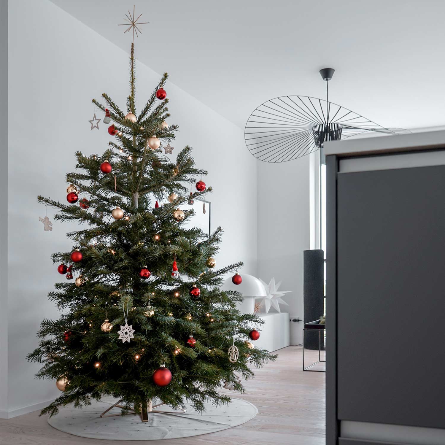 ferm living weihnachtsbaumstaender christbaumstaender 63936