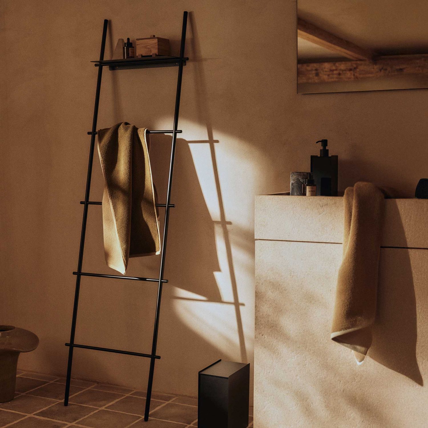 Ferm Living - Dora Handtuchleiter schwarz