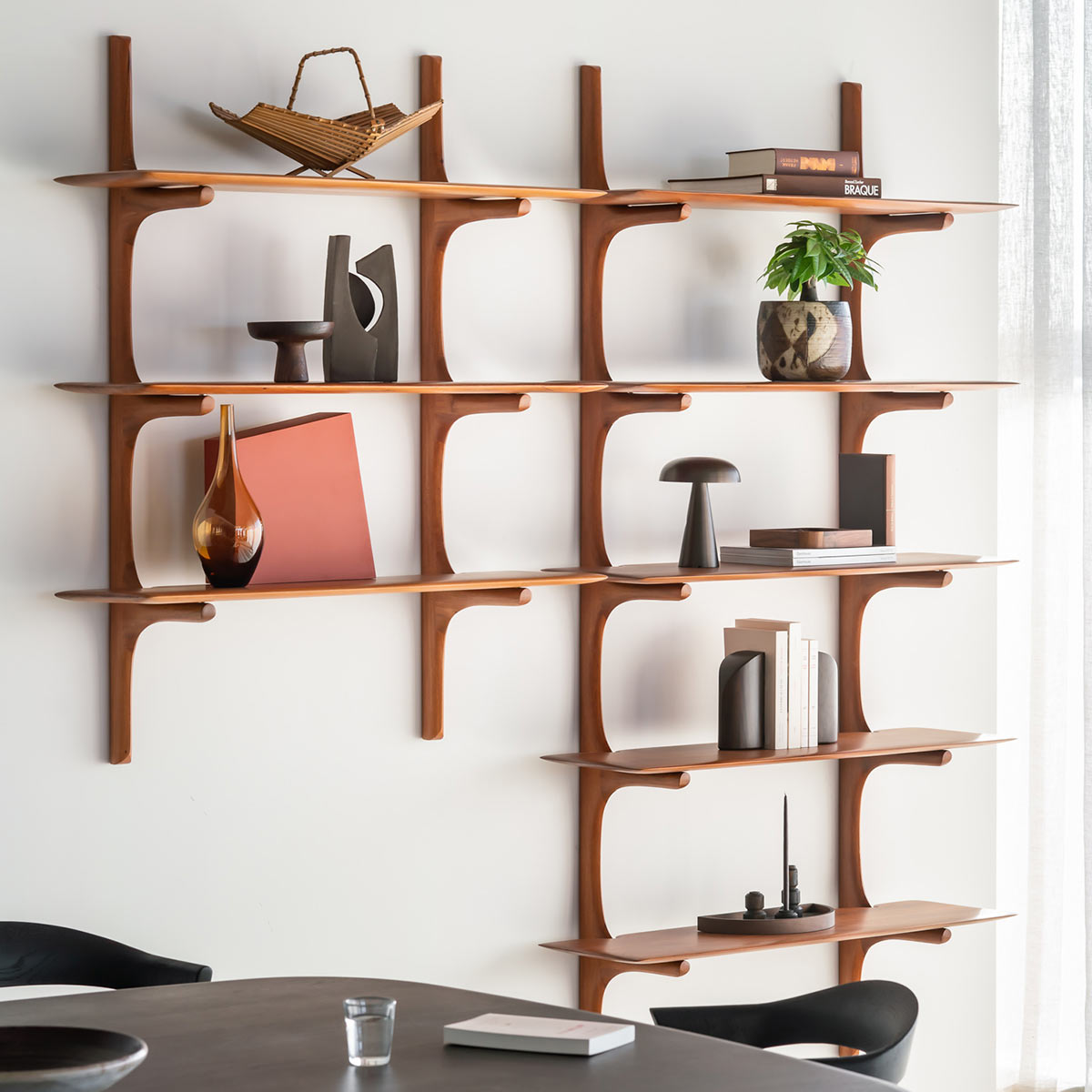 pi mahagoni wandregal close up lifestyle 3 5 einlegeboden 86224