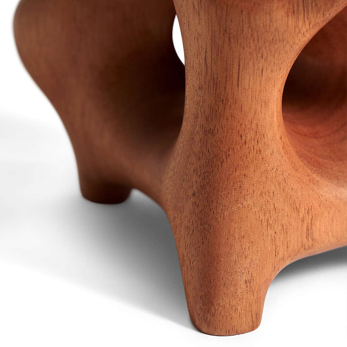 29703 mahagoni ethnicraft close up freisteller 86429