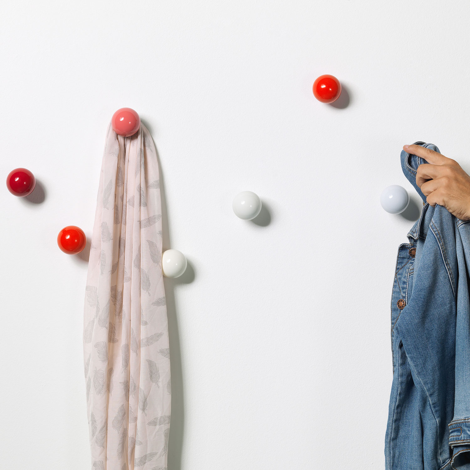 vitra Coat Dots rot und weiss 106812