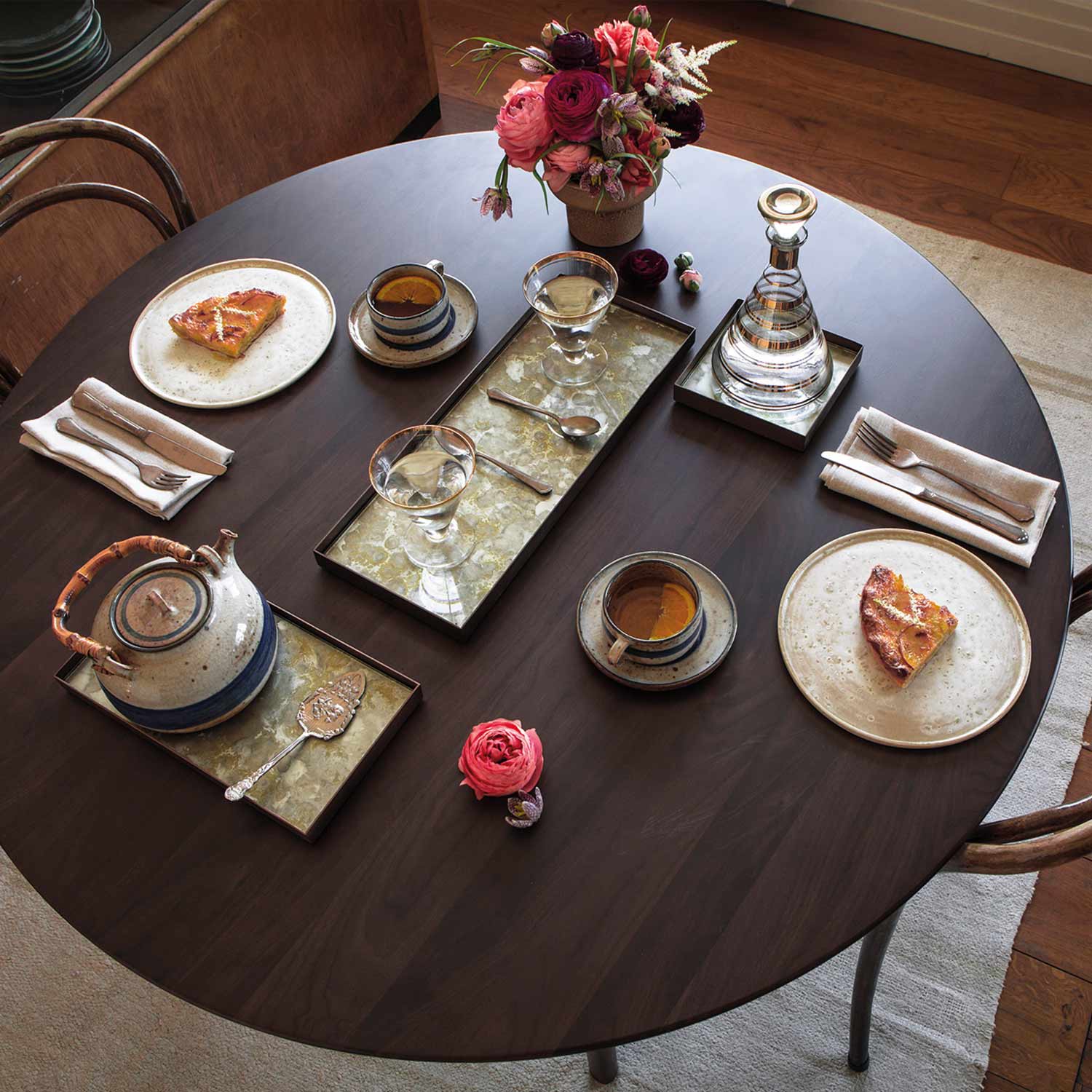 ethnicraft fossil organic glastablett runder tisch ambiente 84951