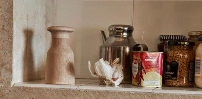 Skagerak Hammer Gewürzmühle Eiche im Regal