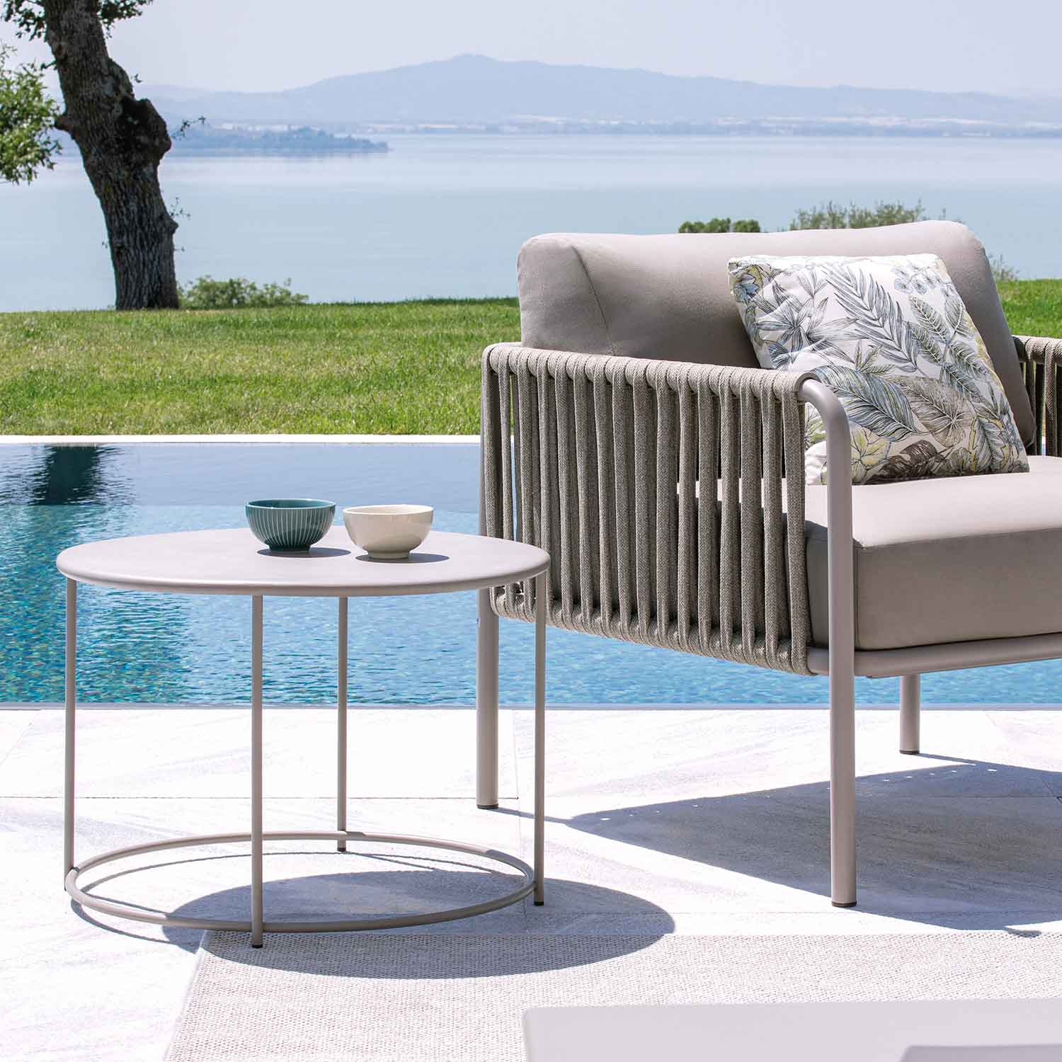 Vermobil - Daisy Couchtisch rund Ø 60 cm terracotta