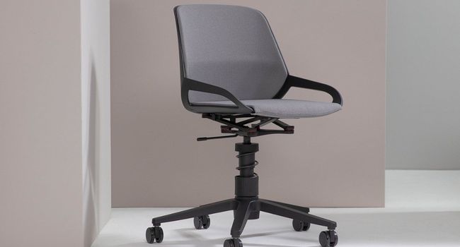 Aeris Numo Numo Task mit Federbein in Szene gesetzt