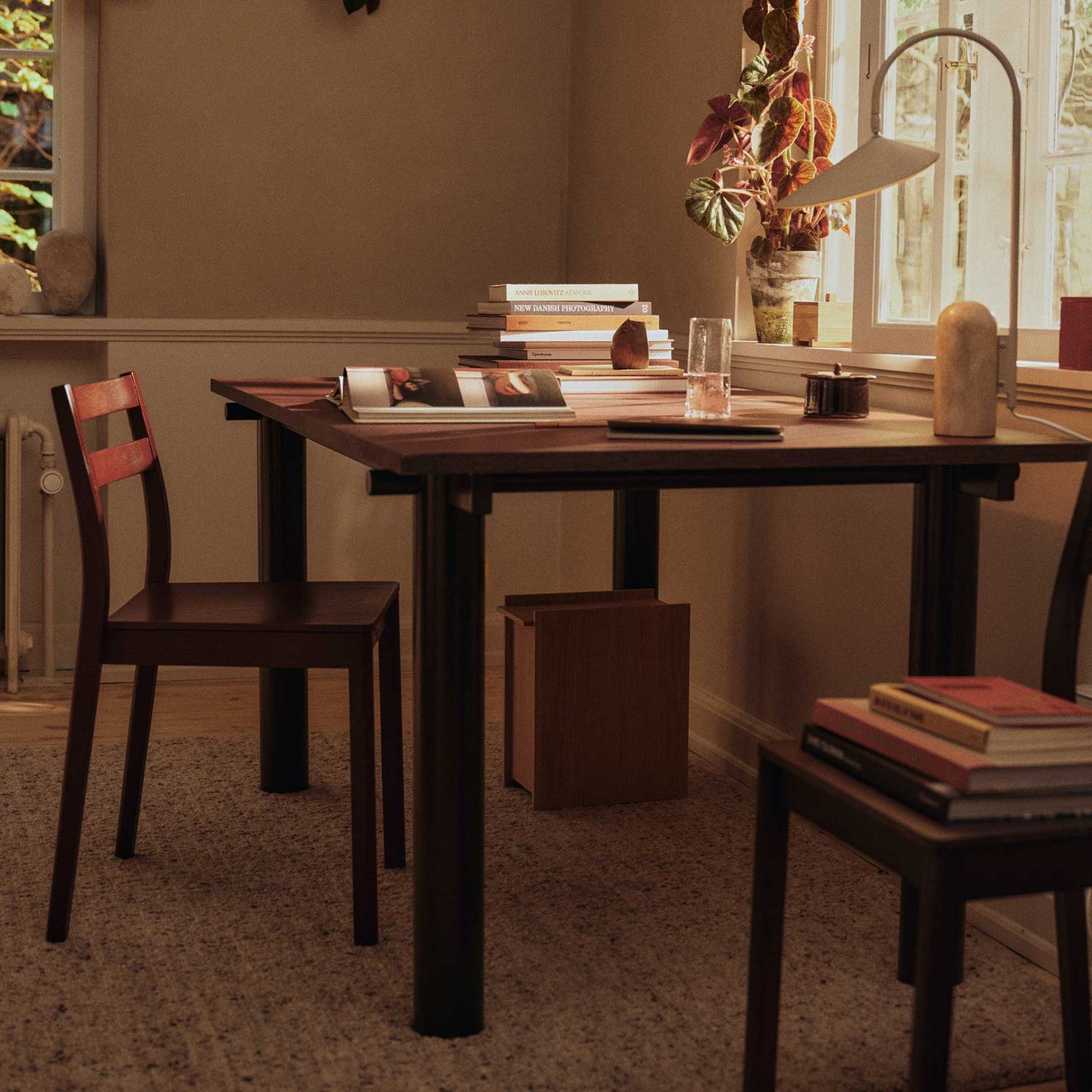 Ferm Living - Atura Tisch 160x90 Chocolate/Burgundy Linoleum