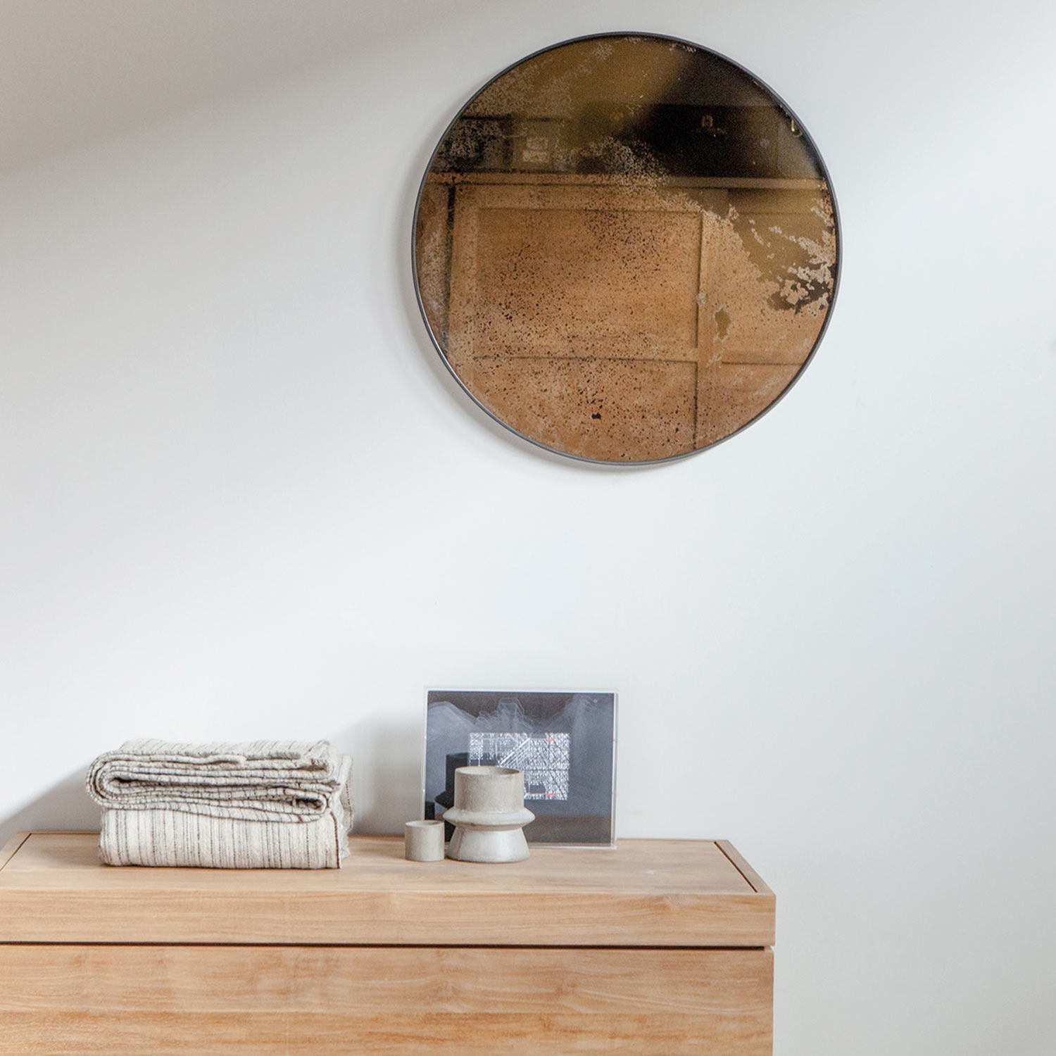 ethnicraft aged spiegel rund bronze ambiente 84607