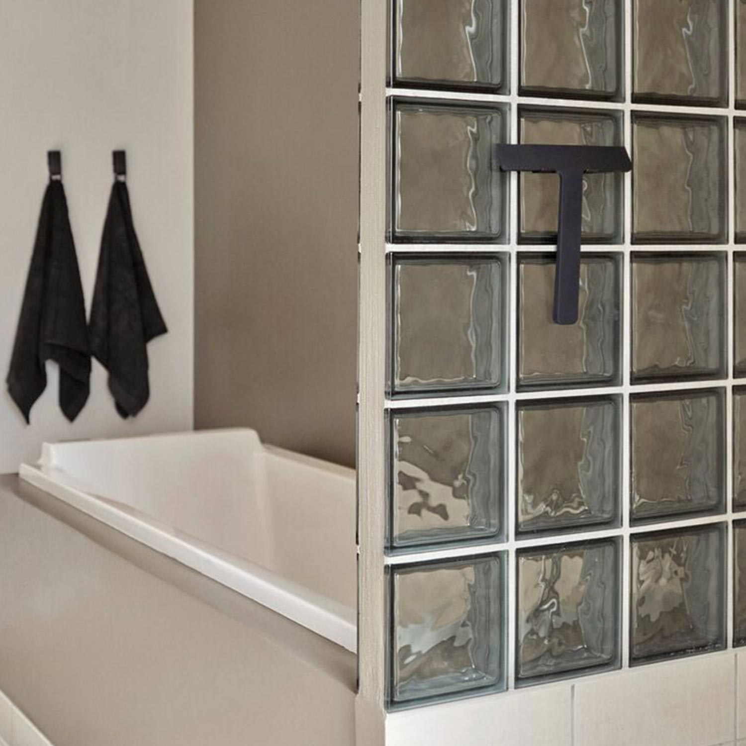 Zone Denmark - Ume Duschabzieher mit Halter grau