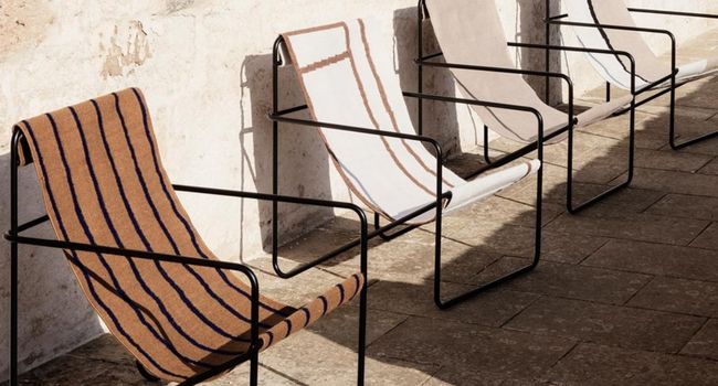 Ferm Living Desert Desert Stuhl mehrere nebeneinander