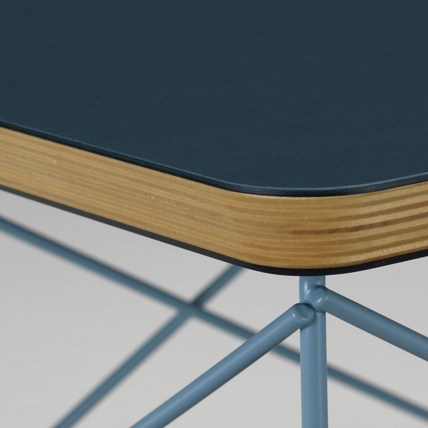 Vitra - Occasional Table LTR Linoleum smoke blue/himmelblau