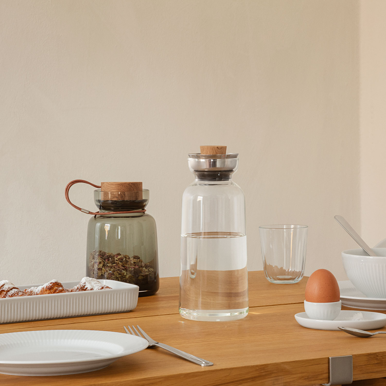 eva solo silhouette karaffe auf tisch 73924